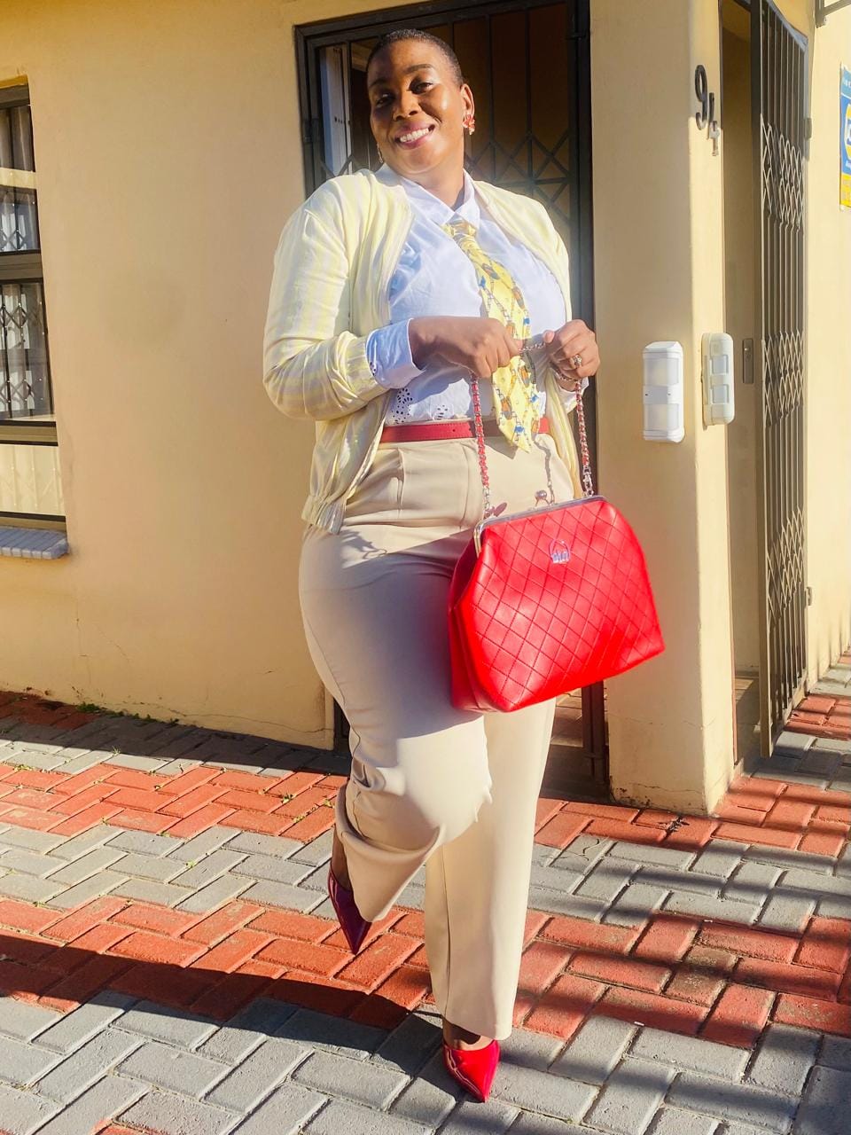 Customer photo review of ERA Oversized Kisslock Chain Bag – Red