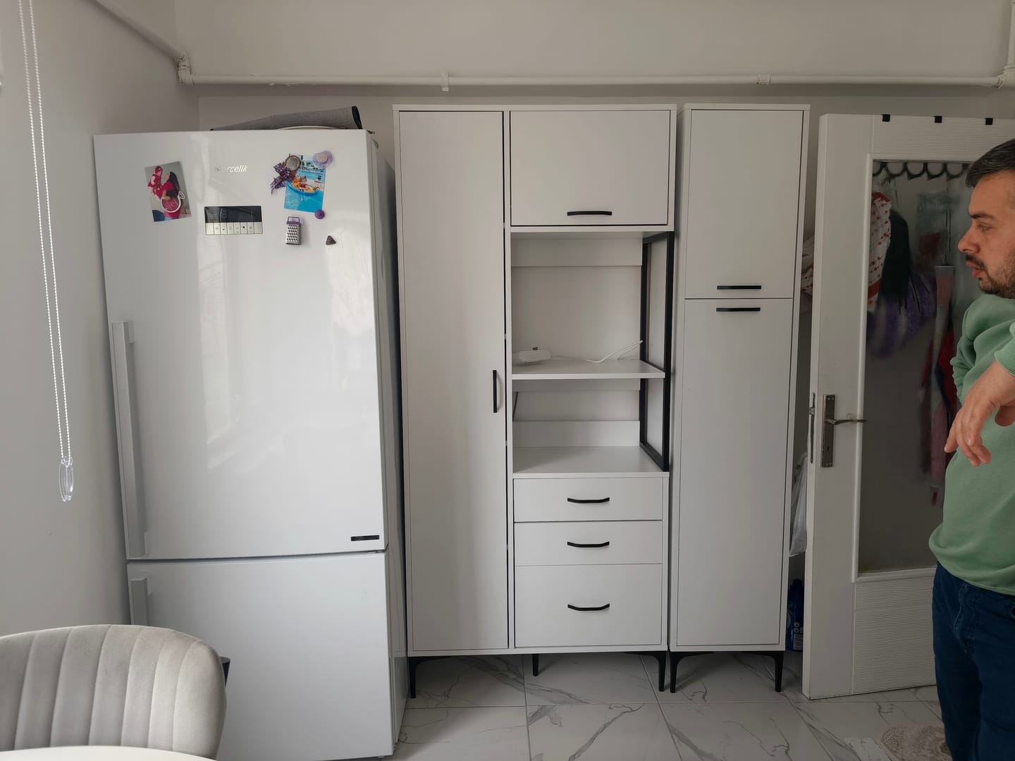 Customer photo review of Rani JE118 Çok Amaçlı Dolap 4 Kapaklı 3 Çekmeceli Kiler Mutfak Dolabı Beyaz