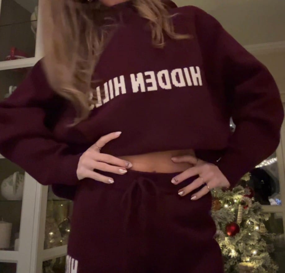 Customer photo review of KNIT HOODIE DARK PLUM