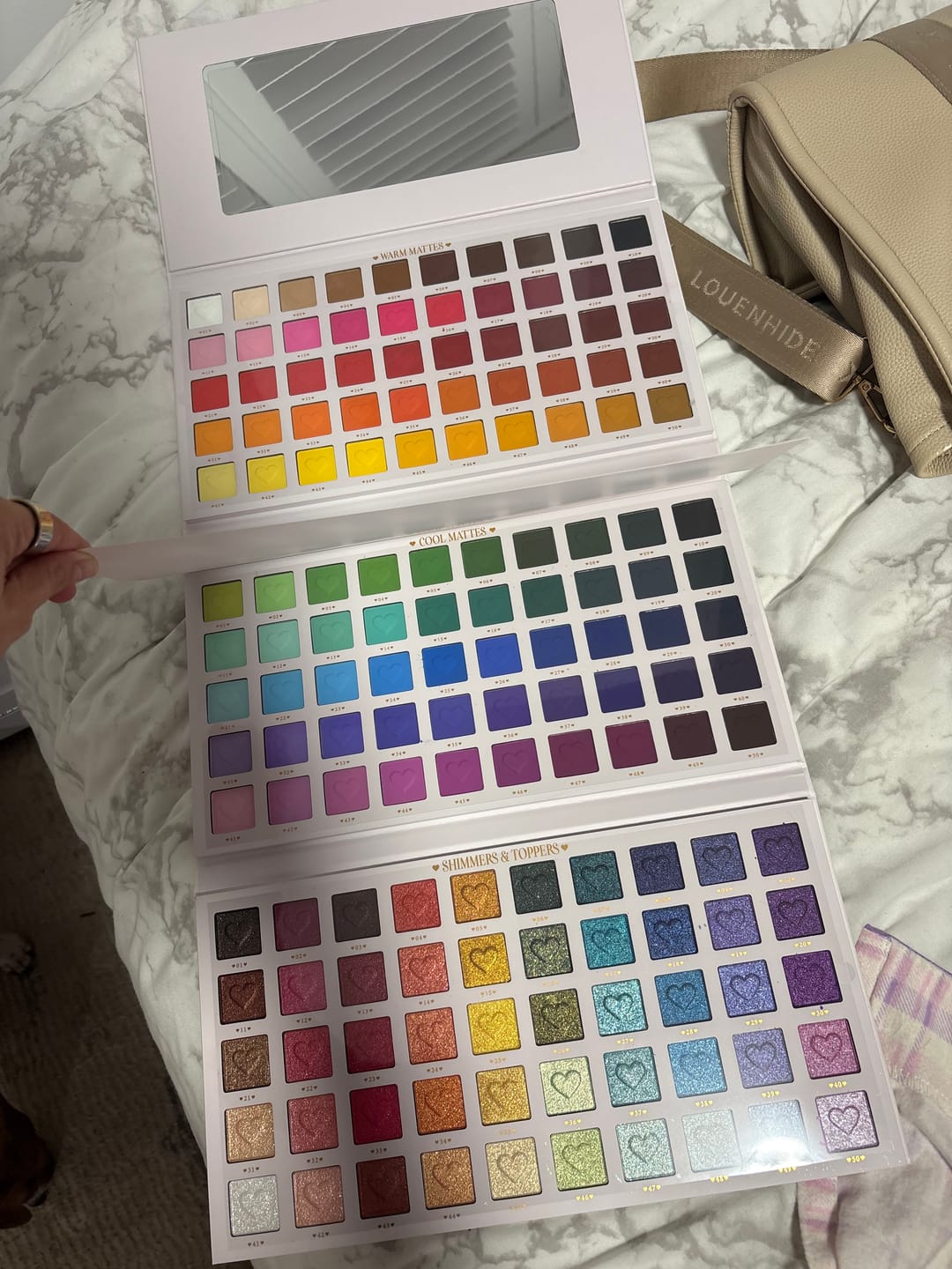 Customer photo review of Creative Comeback XXXL Eyeshadow Palette
