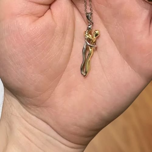 Customer photo review of Le Collier Étreinte