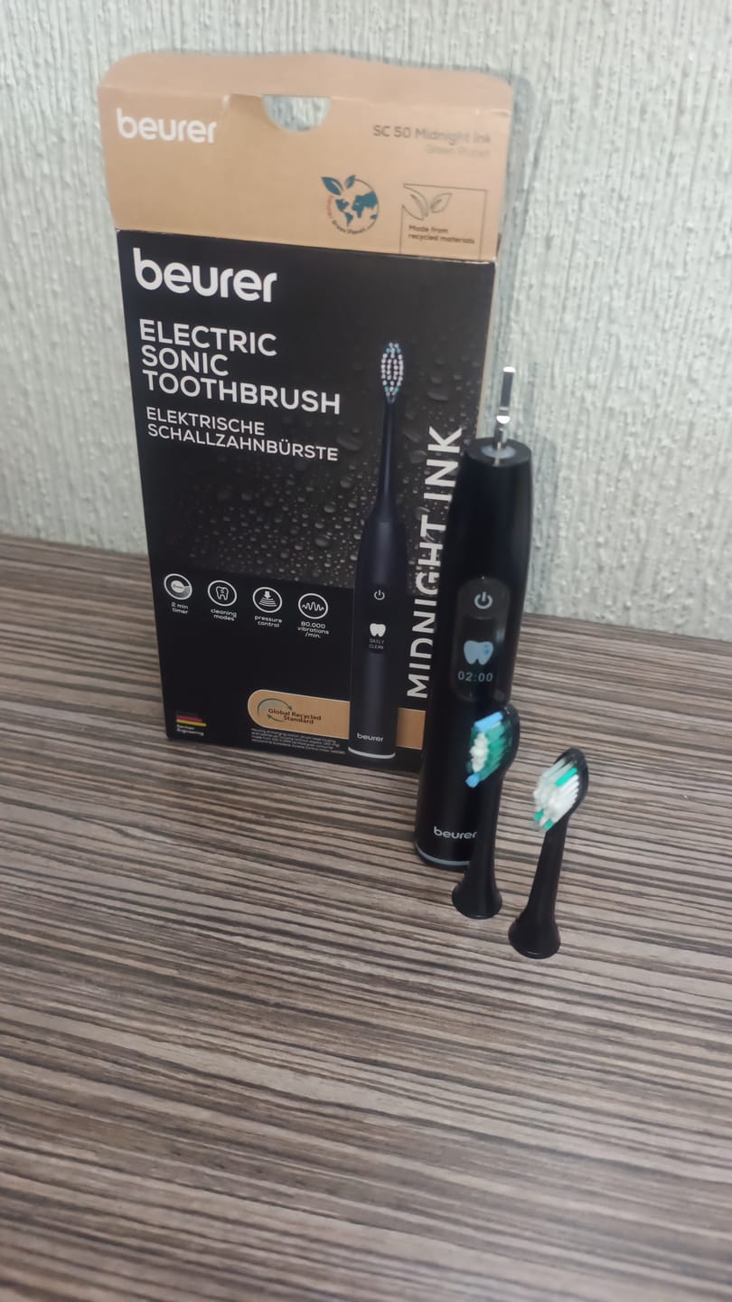 Customer photo review of Cepillo Dental Eléctrico Recargable | Sónico | Con 5 Programas de Limpieza y 2 Cabezales | Beurer
