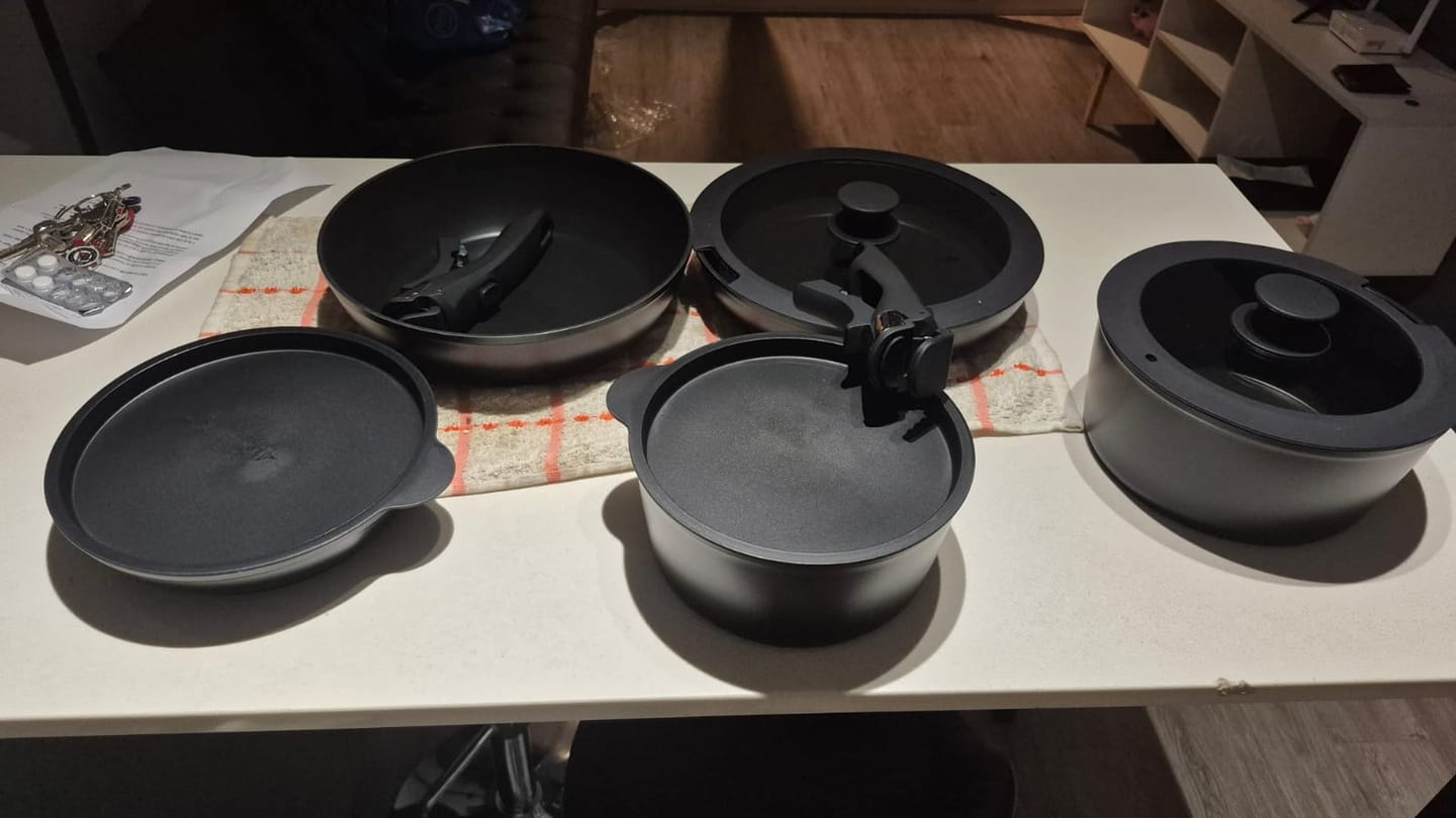 Customer photo review of Batería de Cocina 11 Piezas Aluminio Forjado Snap-On Black