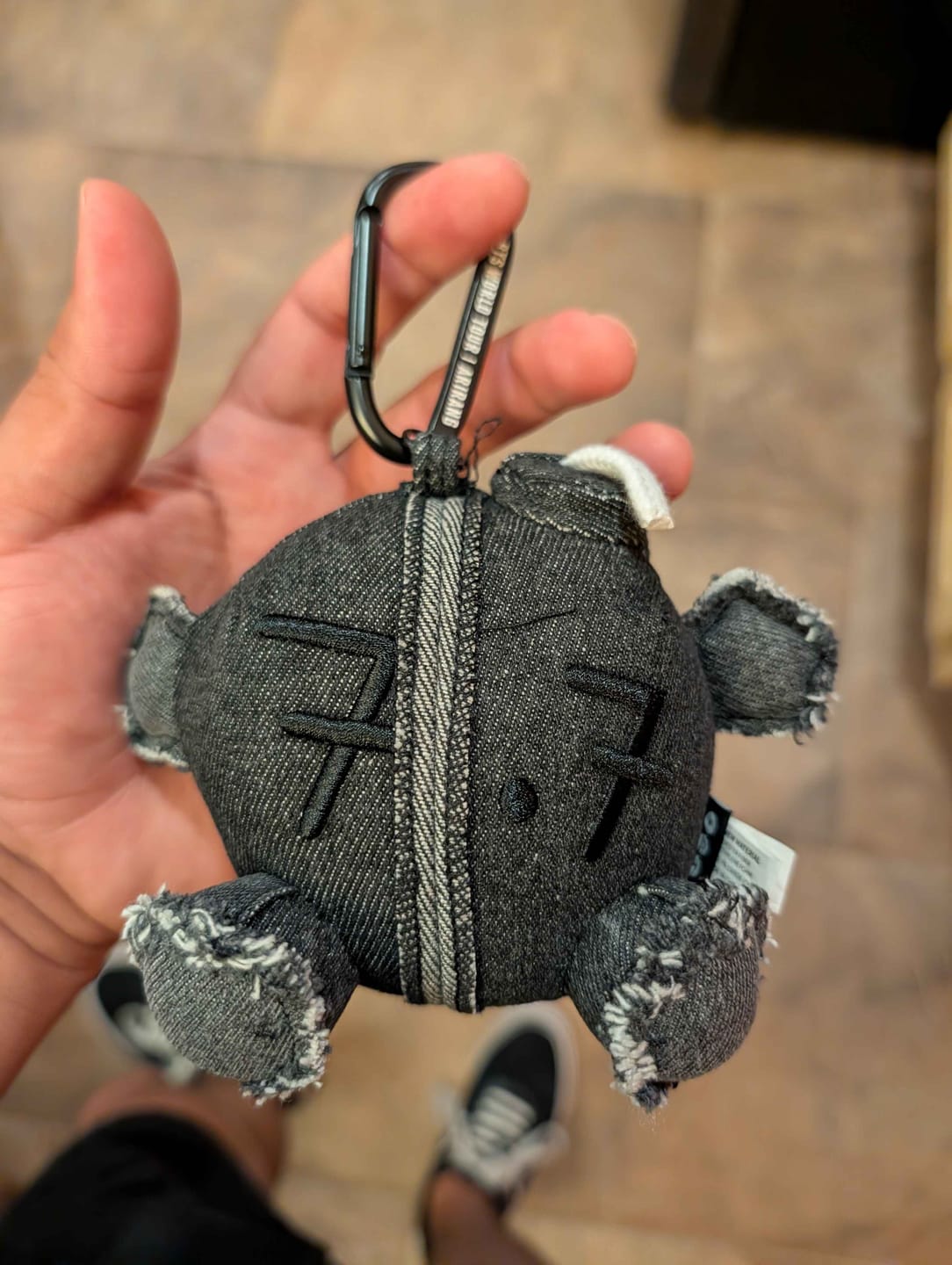 Customer photo review of BTS - ARIRANG WORLD TOUR OFFICIAL MD ARMY BOMB PLUSH KEYRING