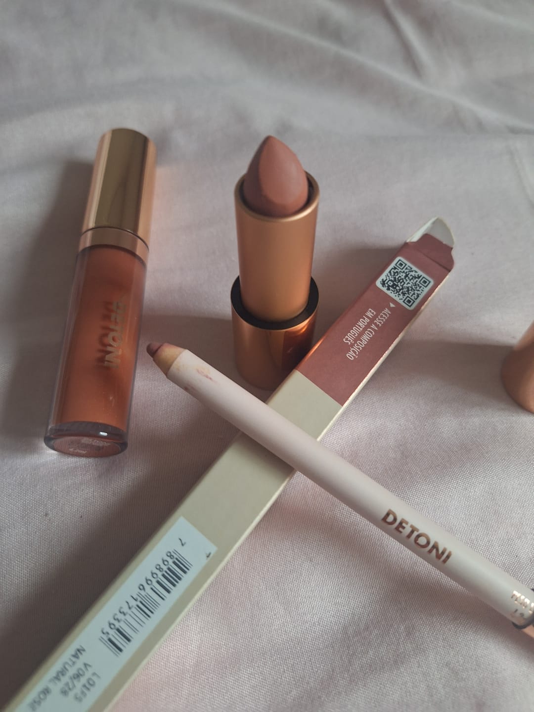 Customer photo review of LIP COMBO ANA PAULA SIEBERT | GANHE PENCIL SHARPENER