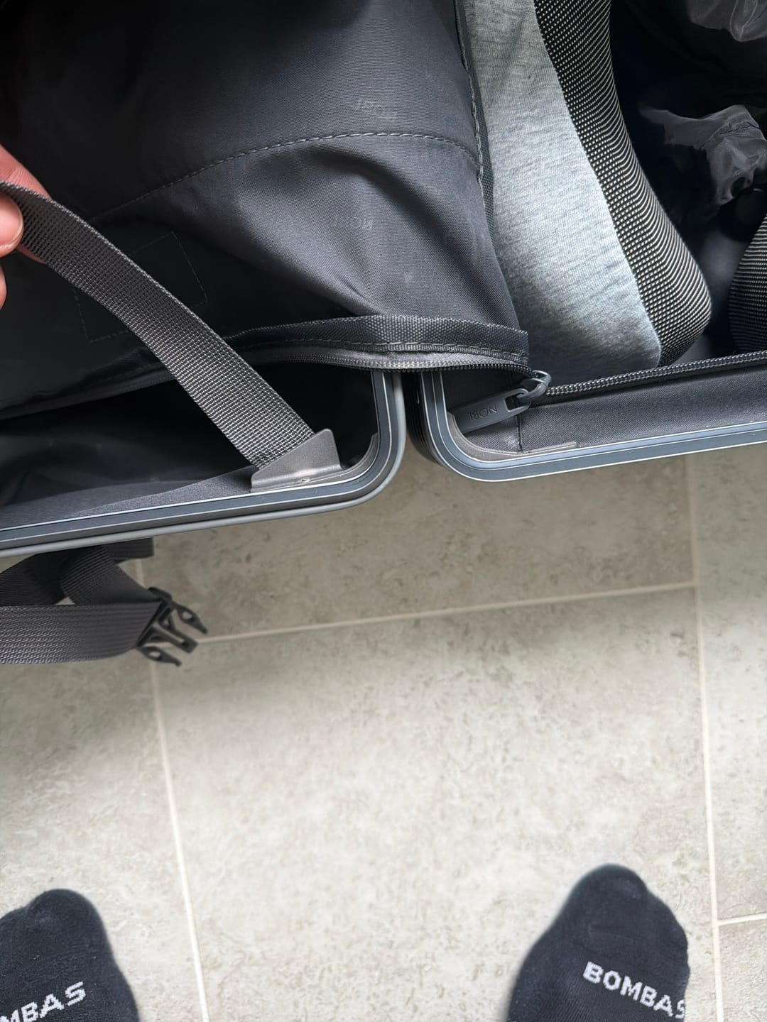 Customer photo review of Check-in: All-in-One 28"