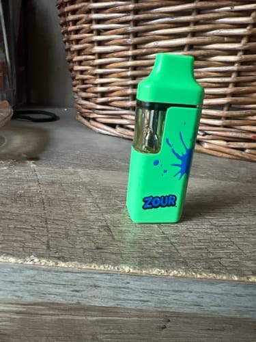 Customer photo review of BLUE RASPBERRY 1.5ML VAPE