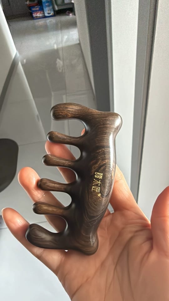 Customer photo review of Bear Scrapping Massager