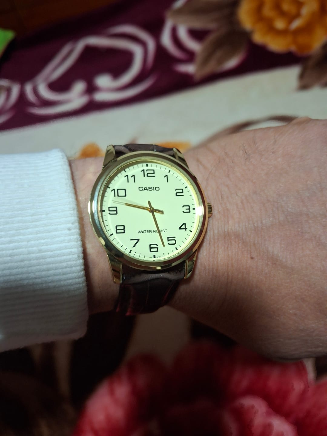 Customer photo review of Reloj Casio Análogo MTP-V001GL-9BUDF Dorado Correa de Cuero