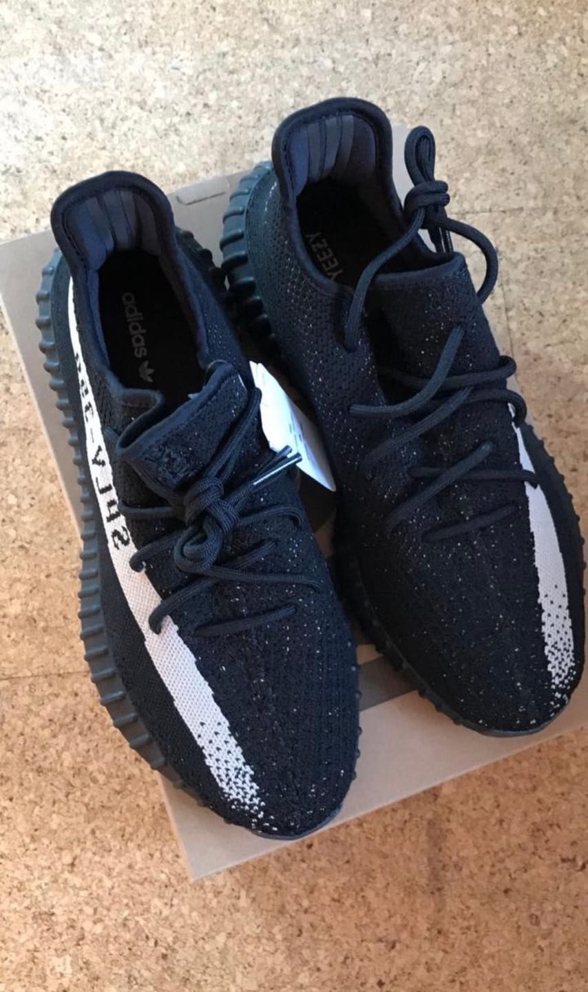 Customer photo review of YEEZY BOOST ORIGINAL 350 V2 OREO