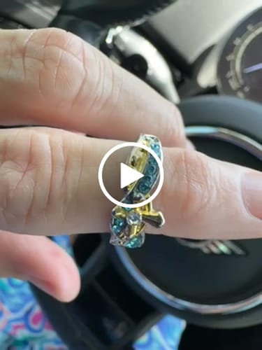Customer video review of HANDMADE DETAILED ZIRCON & SILVER MOM RING
