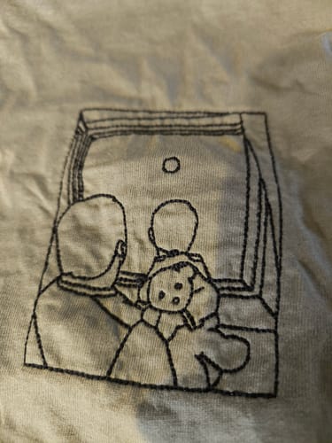 Customer photo review of Personalisiertes & besticktes T-Shirt mit Foto-Stickerei (Line-Art Stil)