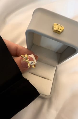 Customer photo review of Ribbon Heart Ring