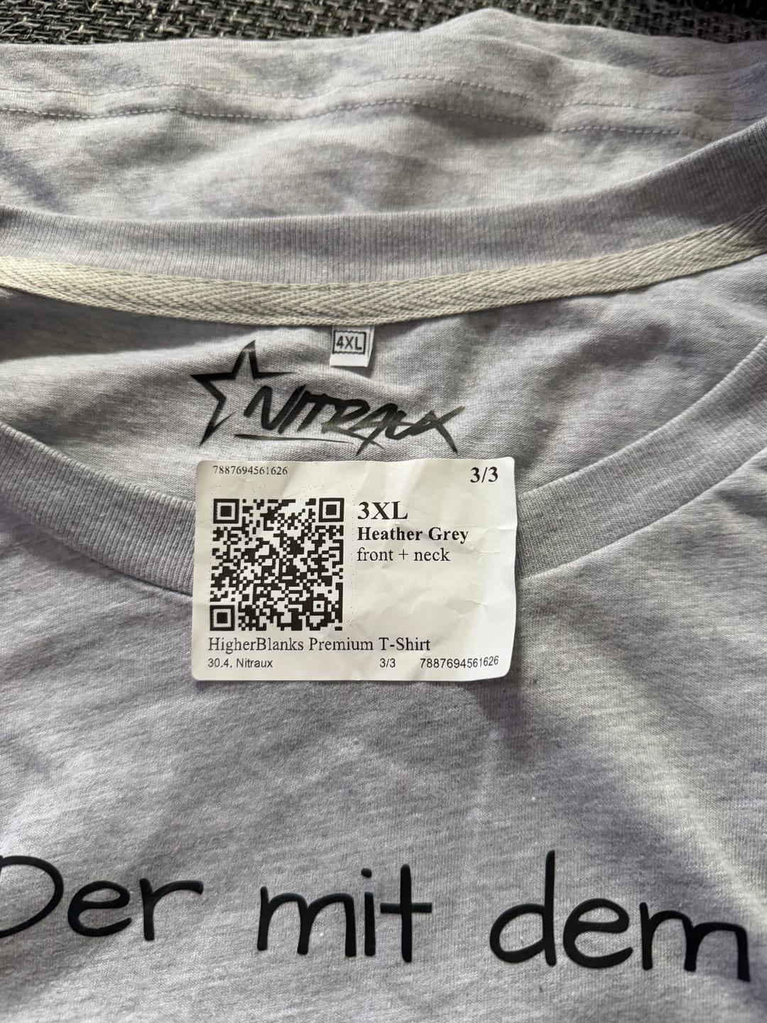 Customer photo review of DER MIT DEM BENZ - Premium T-Shirt