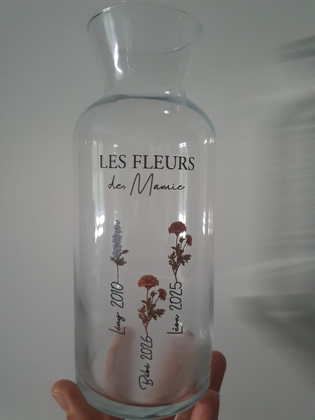 Customer photo review of Toujours en fleur – Vase personnalisé en verre avec fleurs et prénoms pour parents et grands-parents