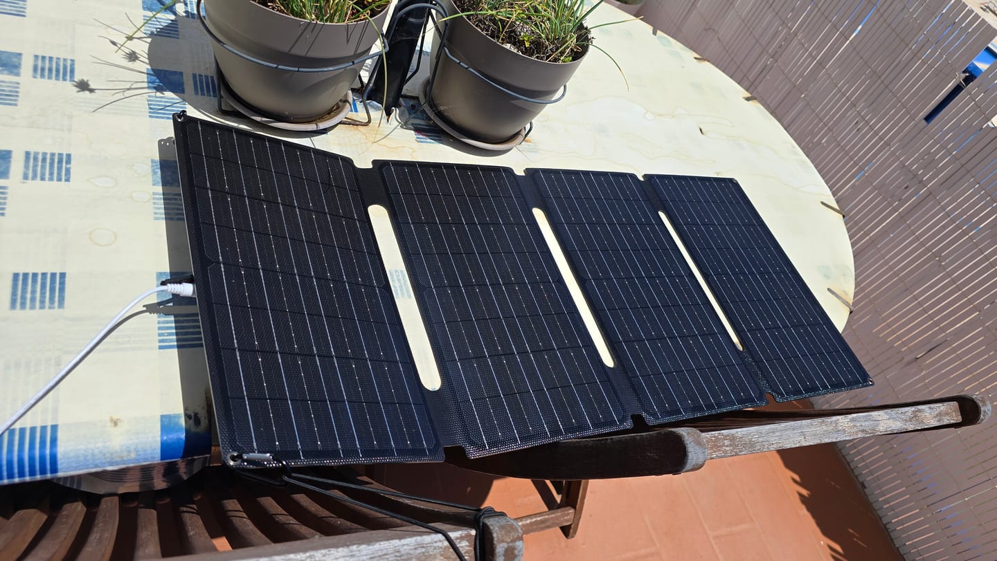 Customer photo review of ALLPOWERS SOLAX SE60 Solar Panel 60W