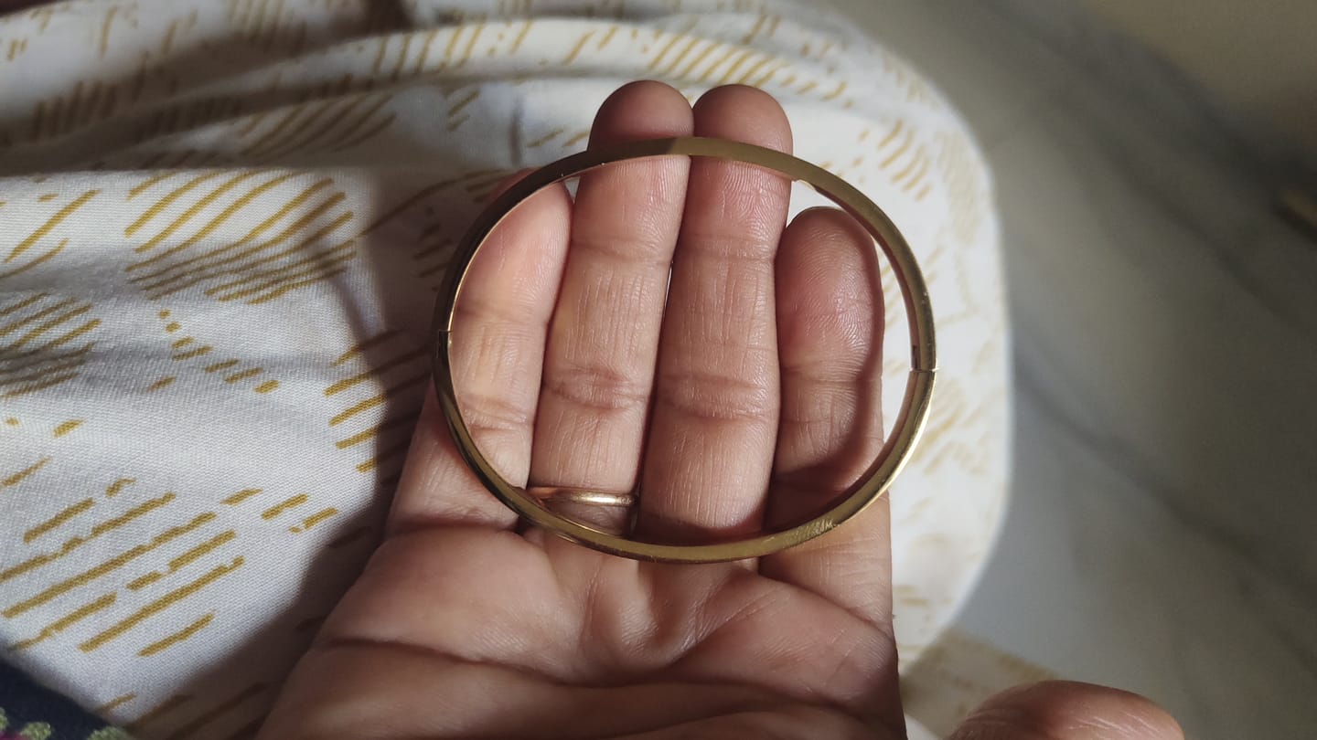 Customer photo review of Plain Stackable Bangle Bracelet |4MM