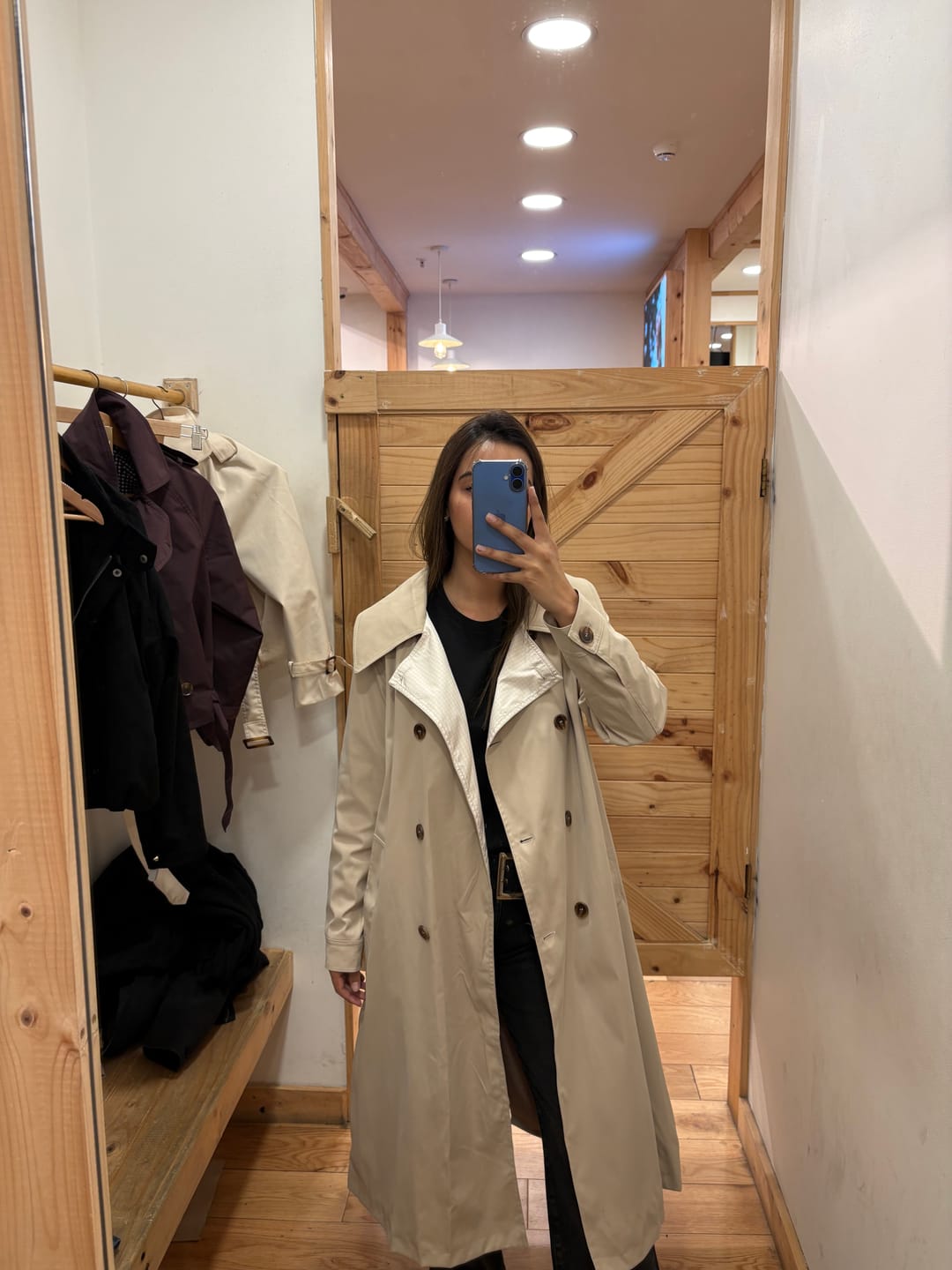 Customer photo review of Abrigo Trench Beige