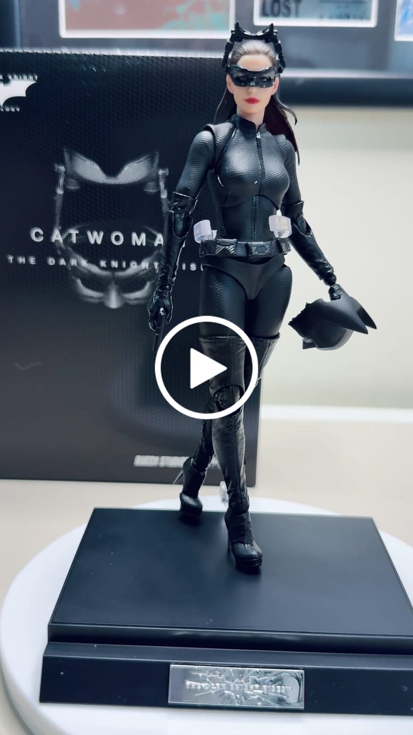 Customer video review of The Dark Knight Rises - Catwoman 1/12 Scale Figure