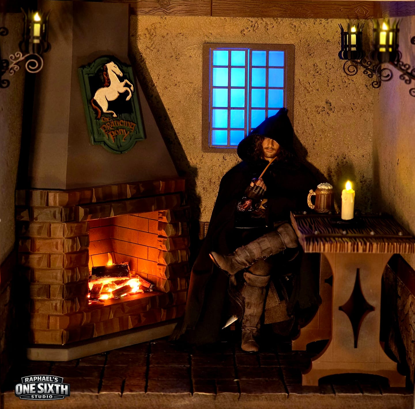 Customer photo review of Aragorn 1/6 Collectible Figure  - Standard & Deluxe Version