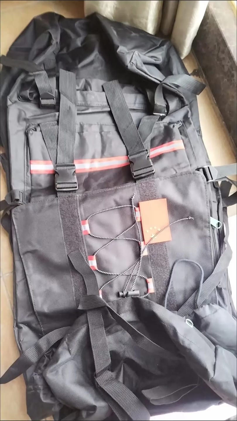 Customer photo review of Sac à Dos de Voyage Homme Tour du Monde (130L)