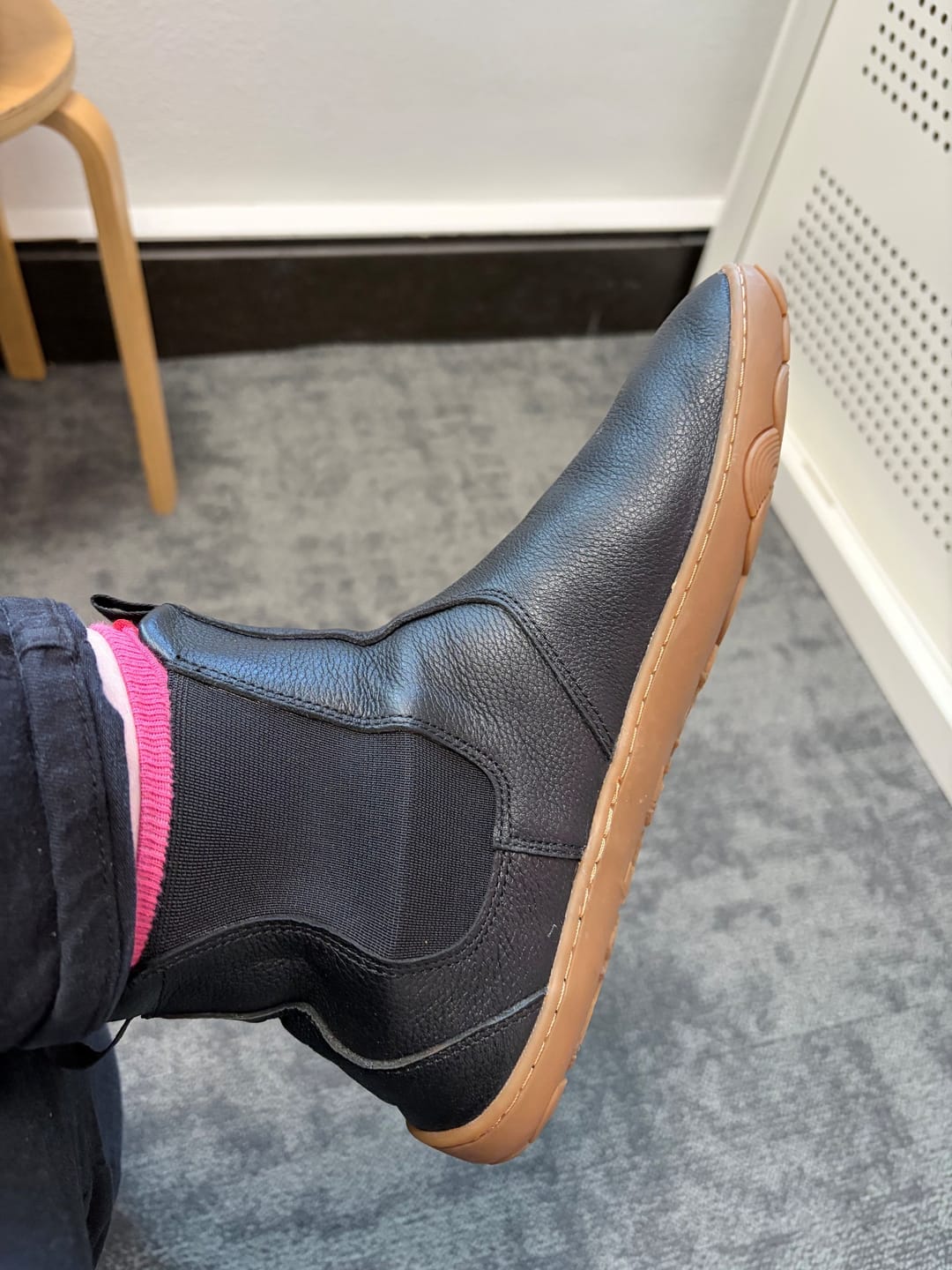 Customer photo review of BLACK GUM | CHELSEA BOOTS - ADULTS