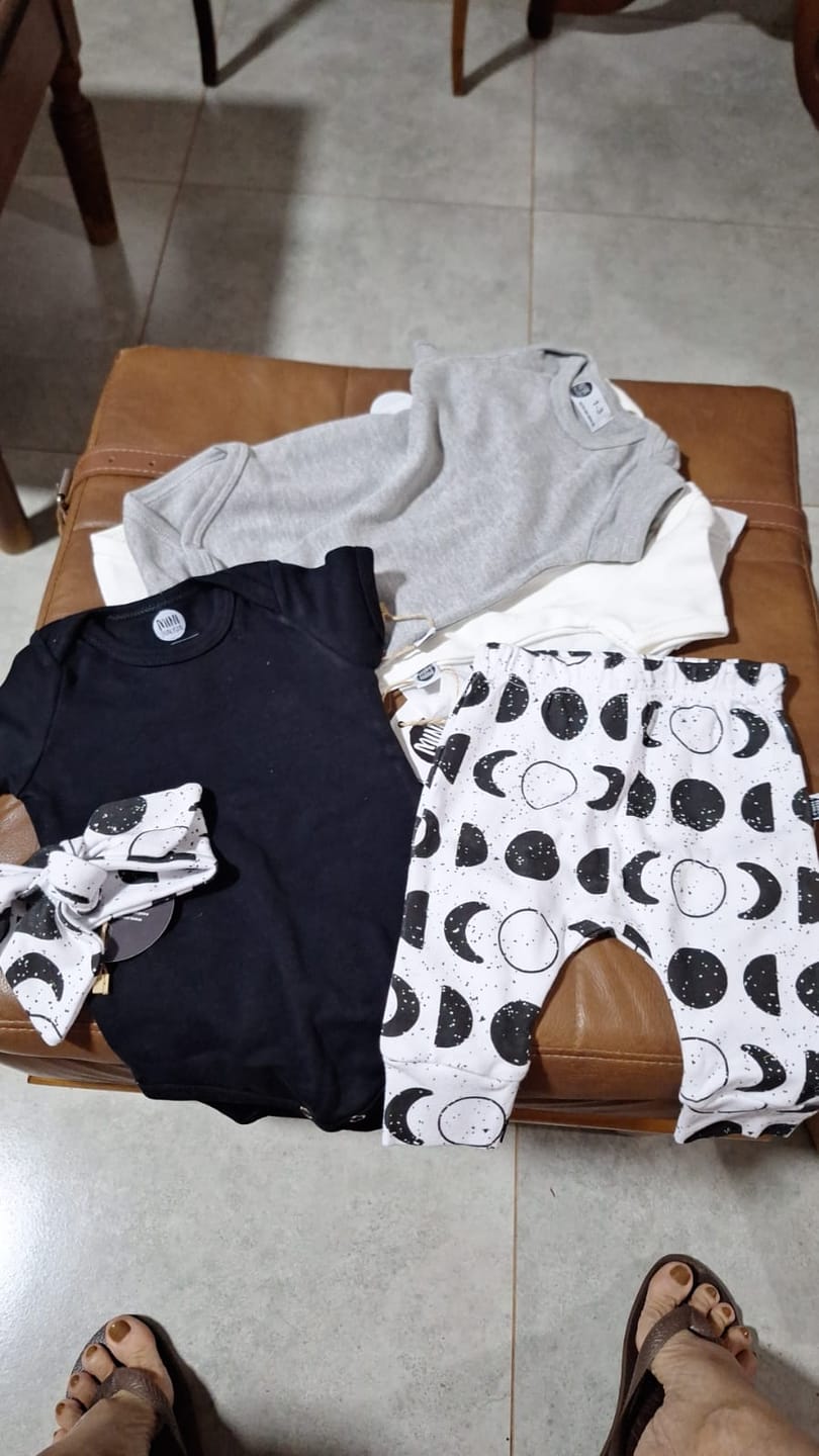 Customer photo review of Faixinha de Cabelo Infantil | Lunar