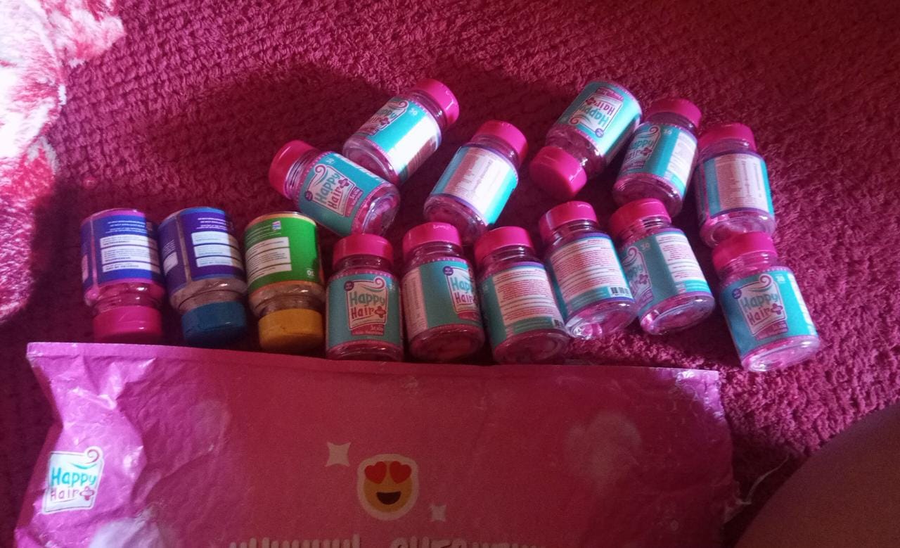 Customer photo review of Happy Hair 6 Potes + 6 Potes Grátis + 1 Melatonina + 1 Colágeno + 1 Happy Calm (Total 15 Potes)