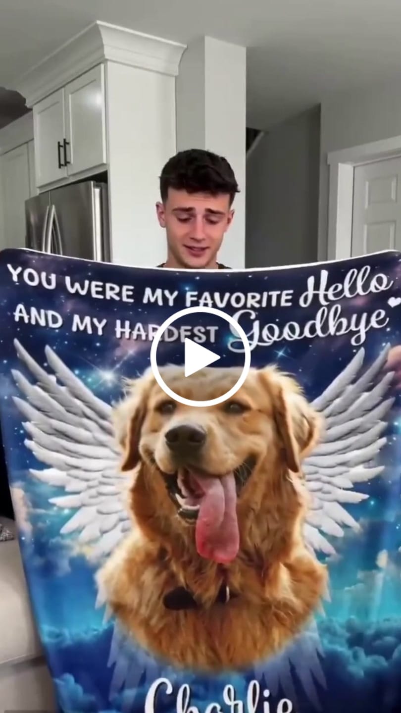 Customer video review of Custom Photo You Wings Were Ready But My Heart Was Not - Customized Personalized Blanket - Memorial Gift For Pet Lover Pet Loss