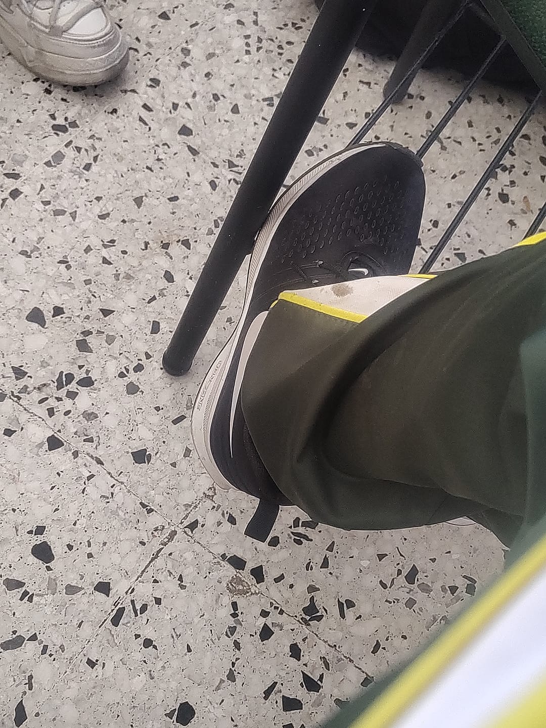 Customer photo review of Tenis 025 Negro Plata Negro