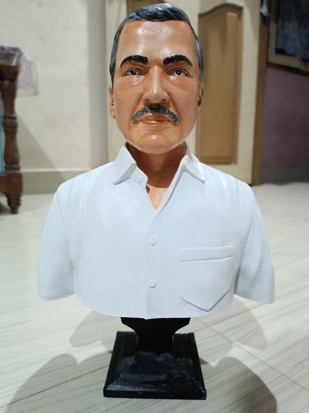 Customer photo review of Solo Half Body Miniature