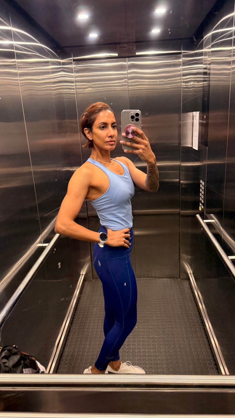Customer photo review of High Waist Pocket Leggings