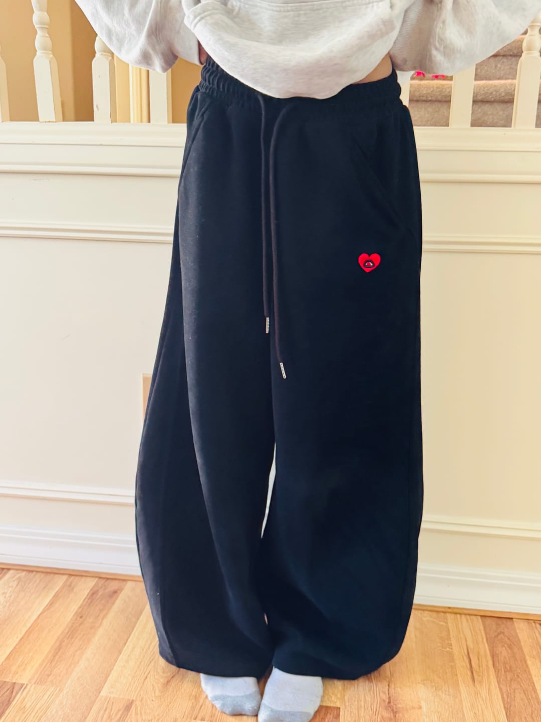 Customer photo review of Aelfric Eden Embroidery Dog Baggy Barrel Sweatpants