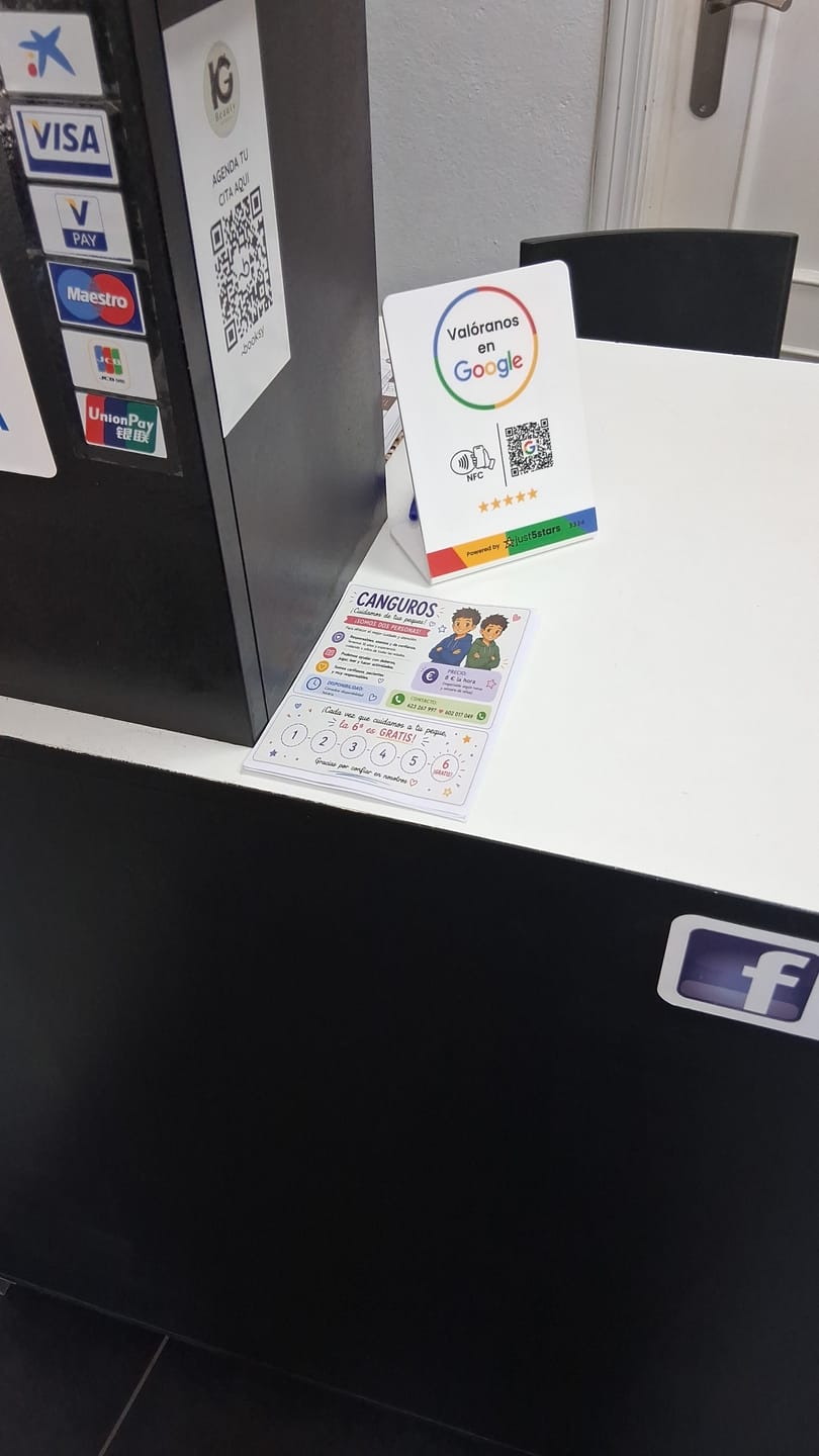 Customer photo review of Expositor Reseñas Google NFC & QR (ES)