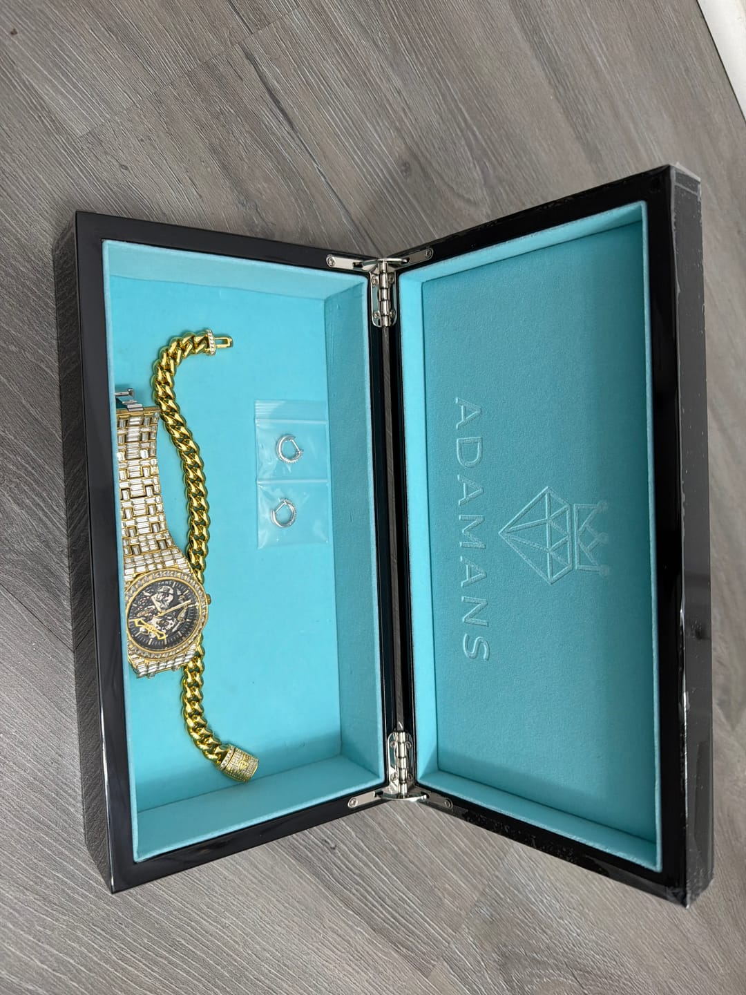 Customer photo review of Premium Adamans Box