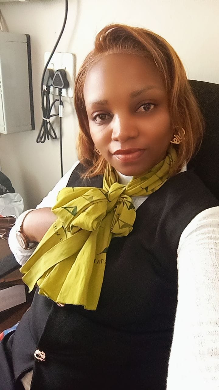 Customer photo review of Gold Mini Era Logo Hoops