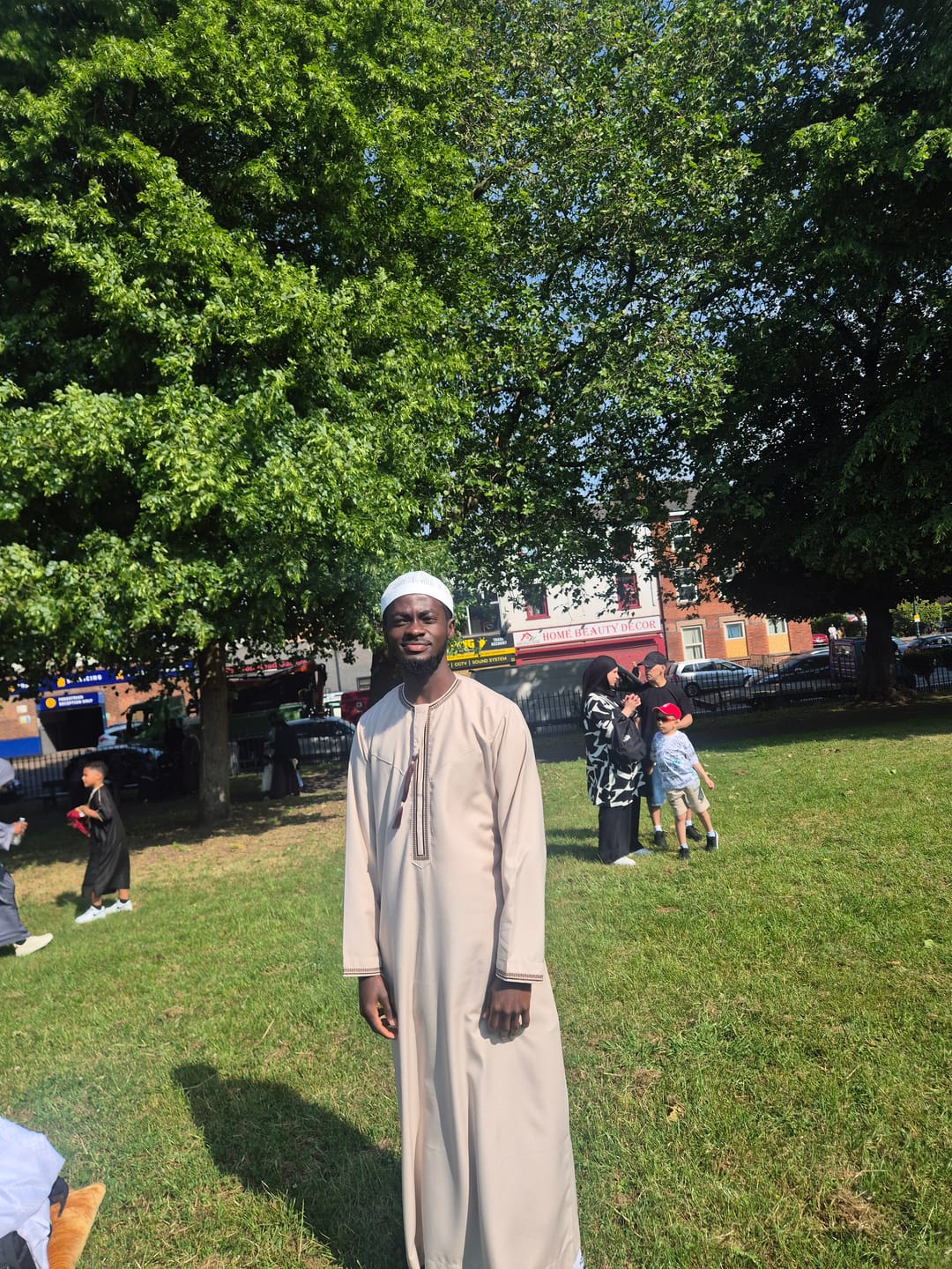 Customer photo review of Luxury Beige & Brown Omani Thobe