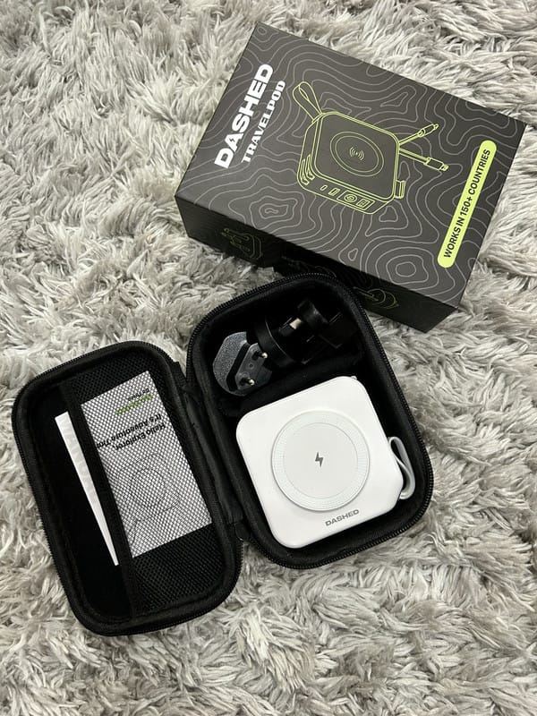 Customer photo review of Dashed TravelPod® (5-in-1 Travel Charger)