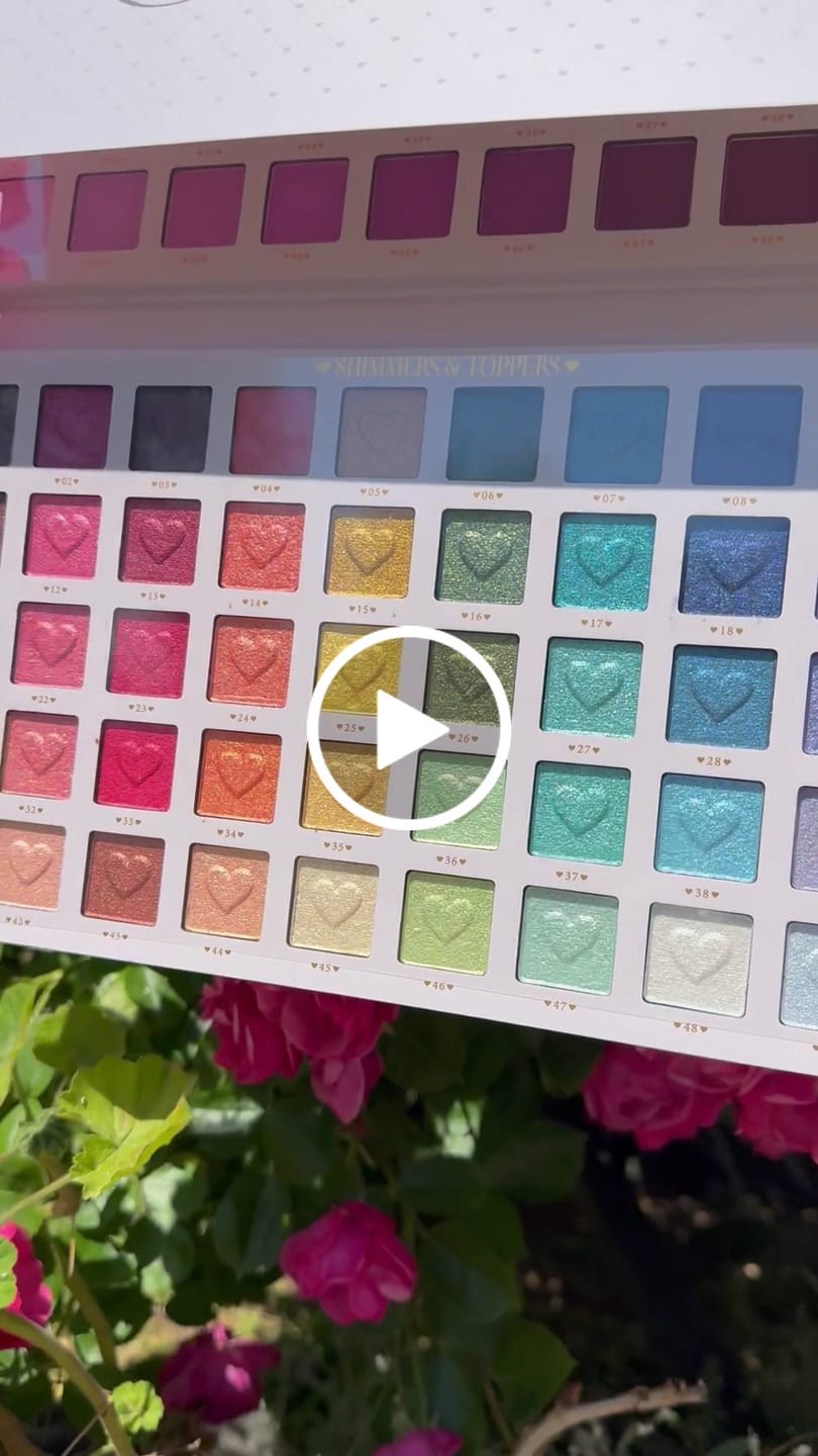 Customer video review of Creative Comeback XXXL Eyeshadow Palette
