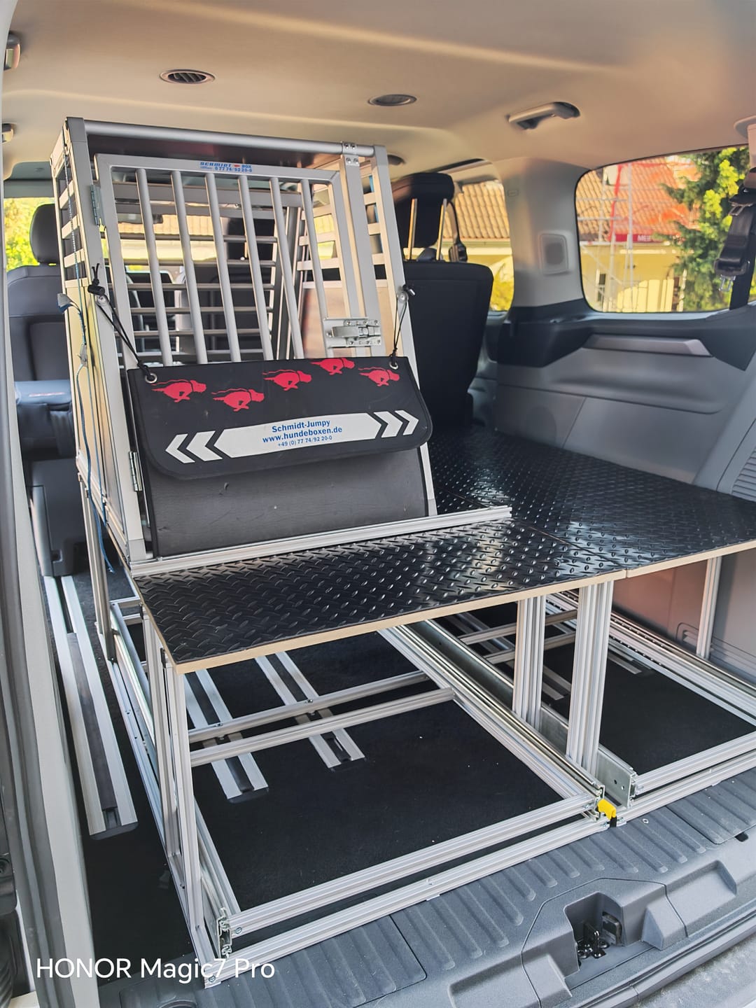 Customer photo review of Ford Tourneo Custom ab 2023 (V710) Nutenstein Fitting M8 Befestigung Schienensystem