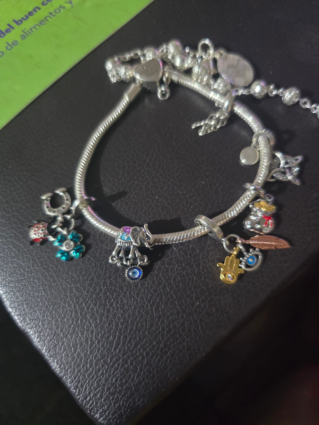 Customer photo review of Elefante & Ojo Turco