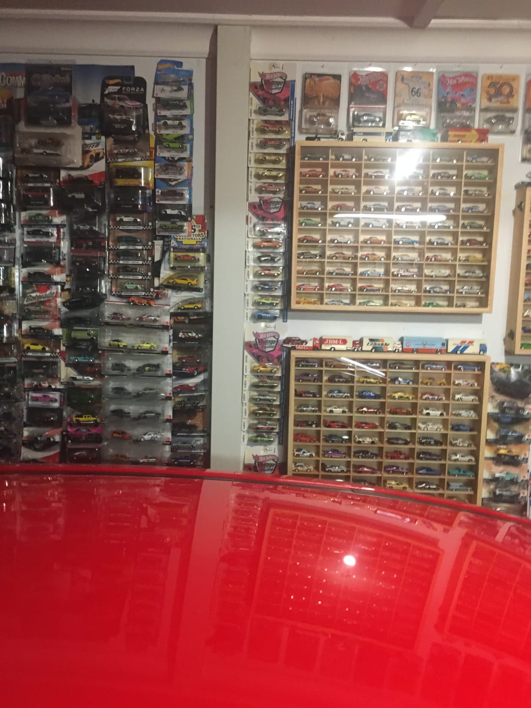 Customer photo review of (PRE-ORDER) Hot Wheels 1:64 Premium 1:64 Car Culture 2026 VINTAGE RACING SEALED CASE