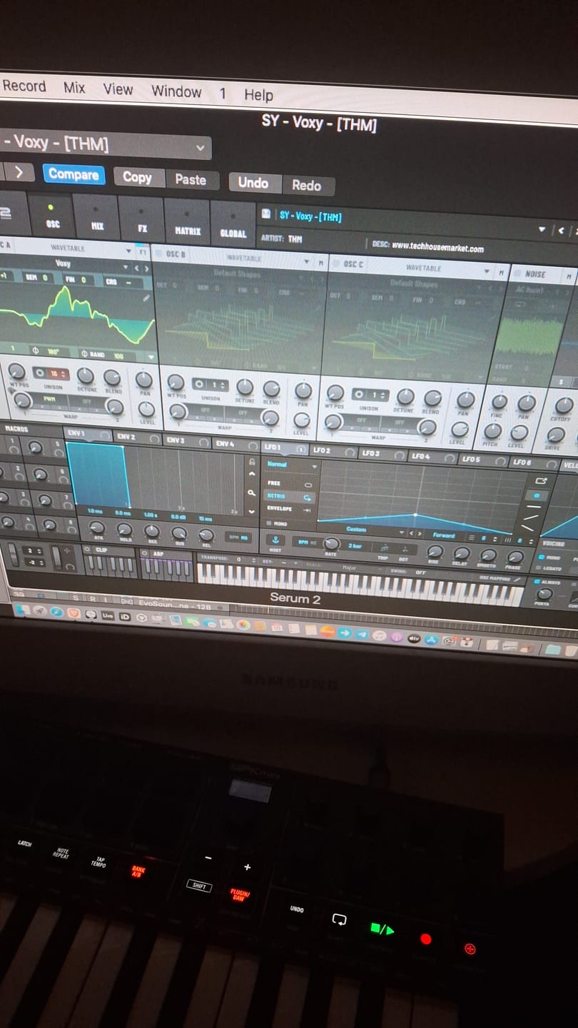 Customer photo review of Minimal Bass & Tech Vol.1 – Serum 2 Presets