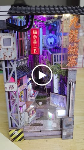 Customer video review of Kowloon Walled City 2049 Book Nook Kit