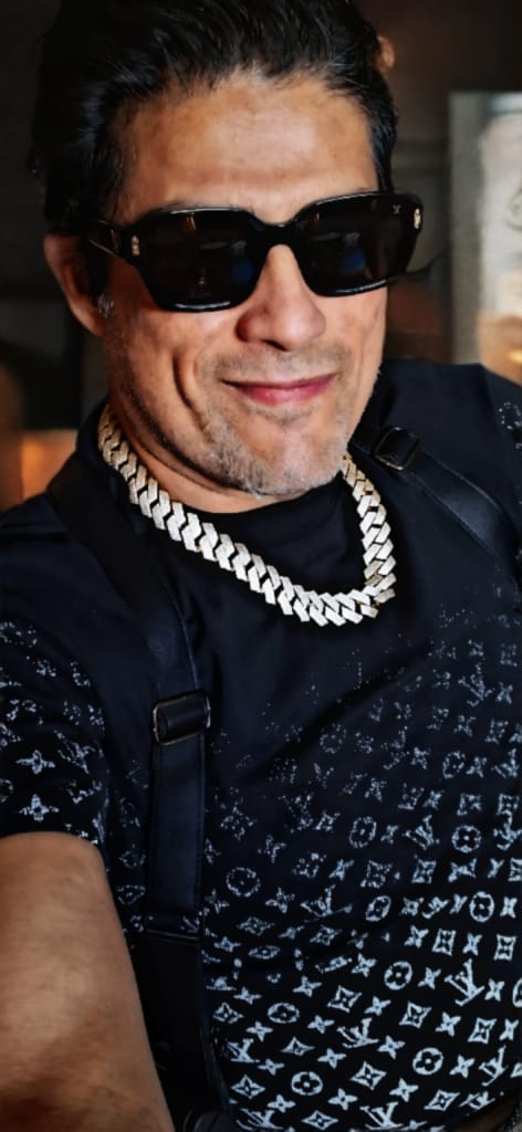 Customer photo review of 20mm Prong Cuban Chain
