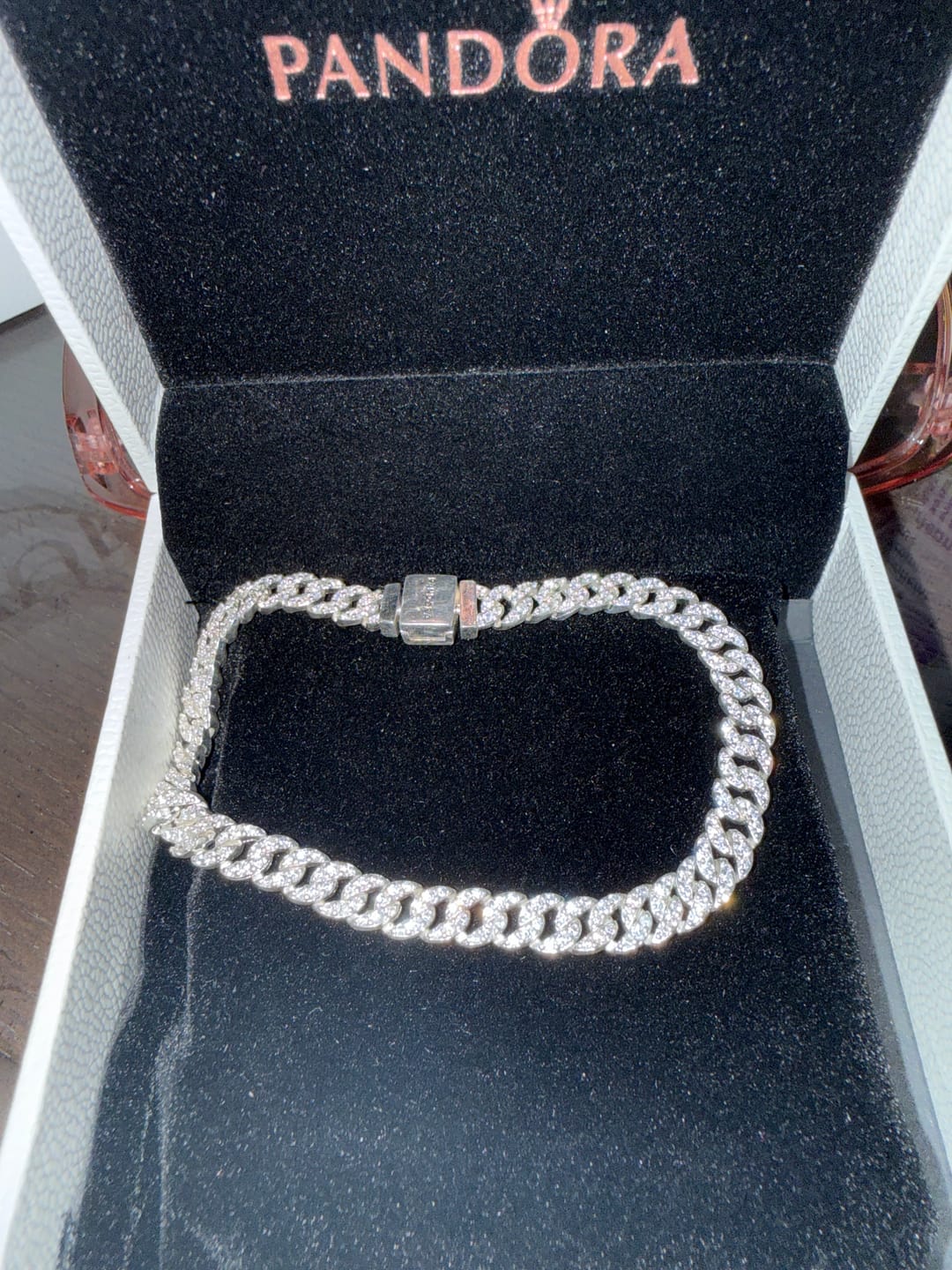 Customer photo review of PULSERA PANDORA TENIS TIMELESS PAVE CUBANA BRILLANTE PLATA .925 + KIT DE REGALO