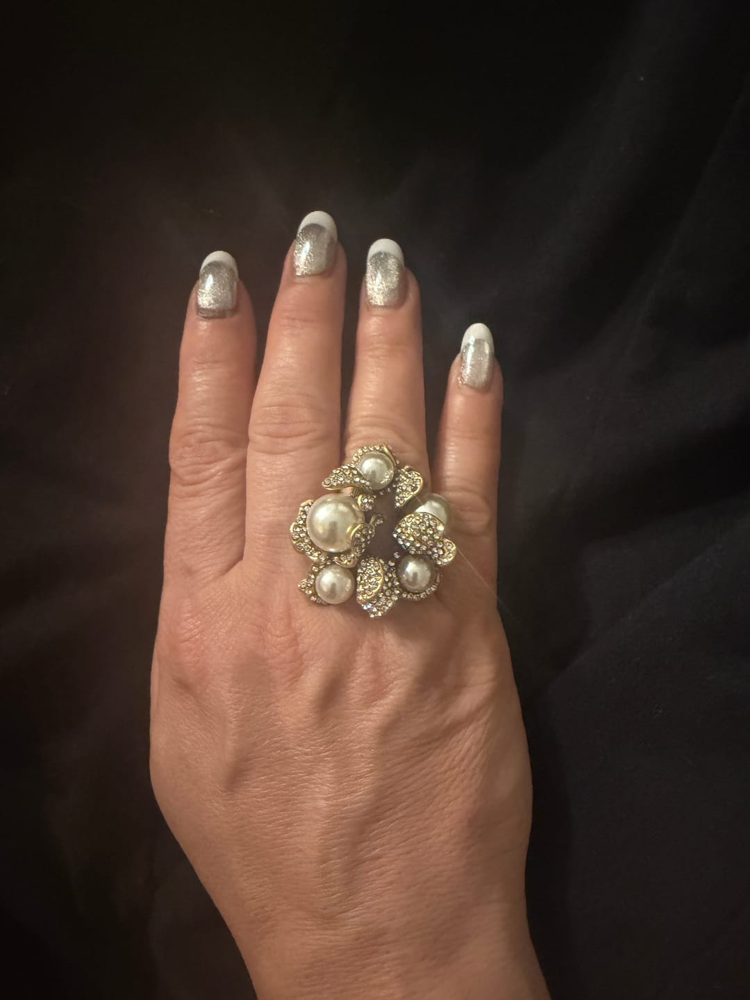 Customer photo review of Luxe Pearl Bloom Ring