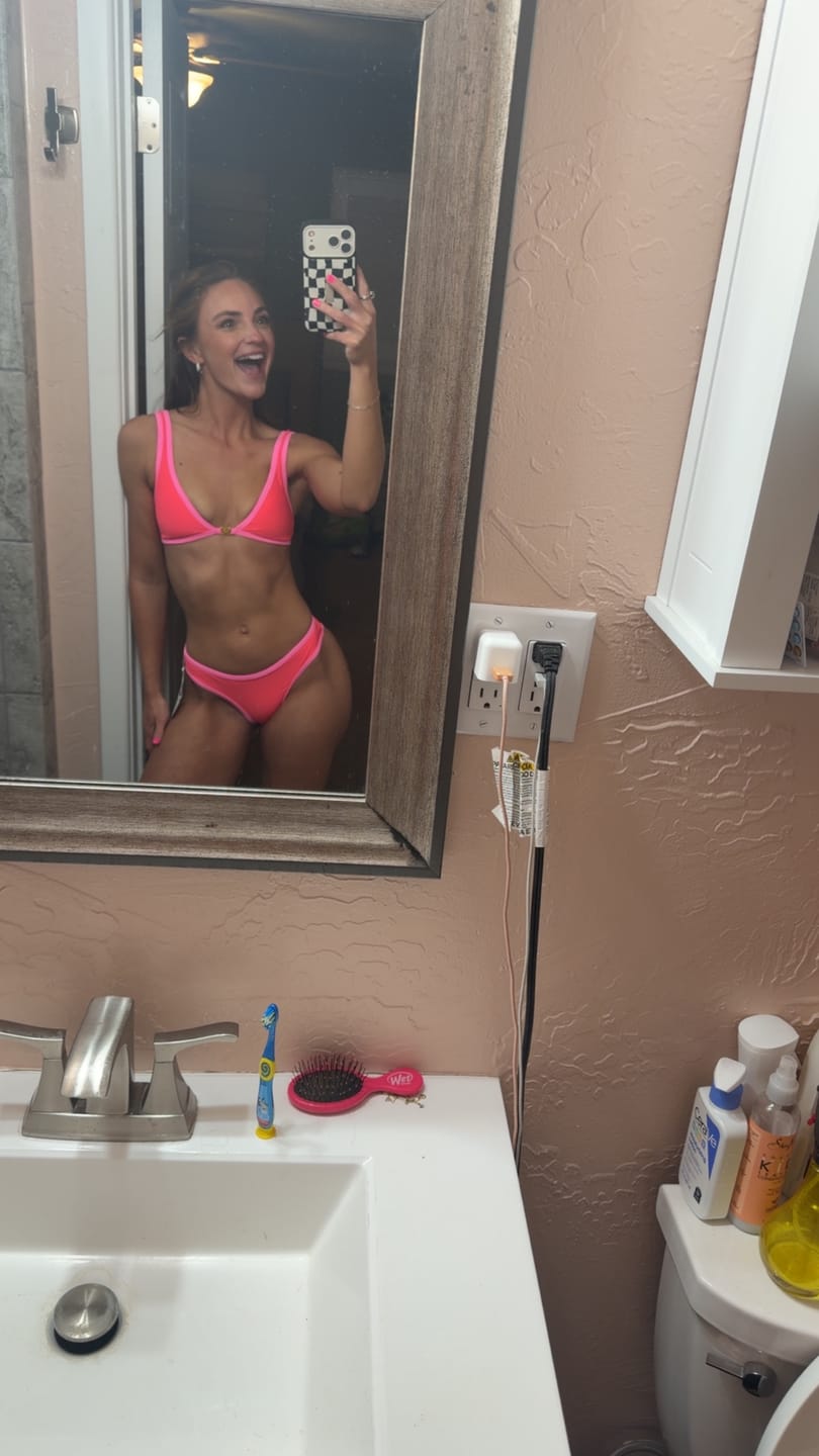 Customer photo review of AMELIA Melon Pop '1993' Minimal Bikini Top
