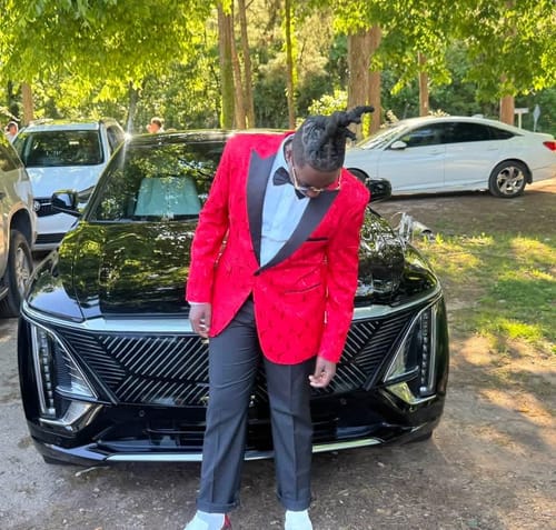 Customer photo review of Men's 2-Piece Rose Jacquard Red Wedding Suit for Groom