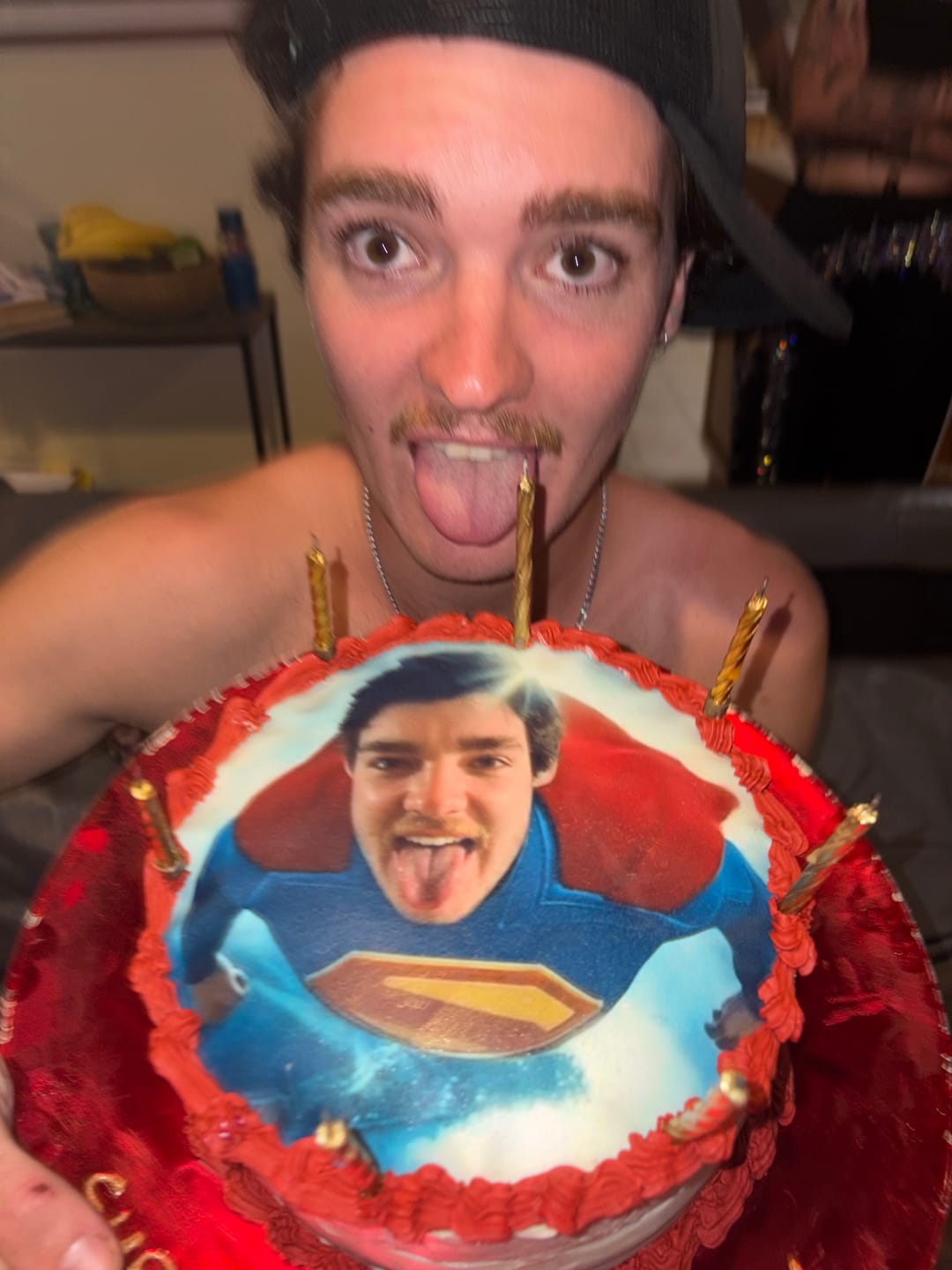 Customer photo review of 20 cm Pre-cut Circle Custom Edible Icing Image